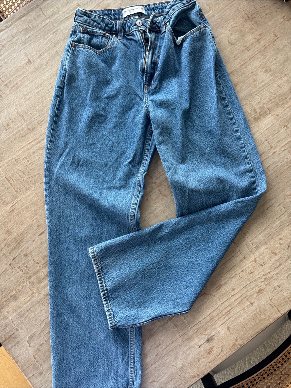 Abercrombie & Fitch The Loose High Rise in Medium Blue